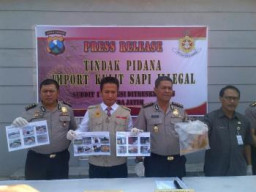 Gudang Kulit Tanpa Ijin Digrebek Polda Jatim