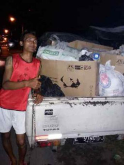 Warga Tangkap Pembuang Sampah di Lahan PT Darmo Permai Jl. Gadel Timur