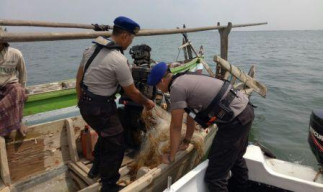 Sat Polair Pasuruan Patoli Rutin Perairan Wilayah Nya