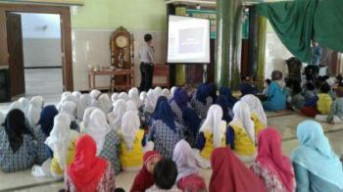 Polres Pasuruan Ajak Santriwati Persempit Ruang Gerak Peredaran Narkoba