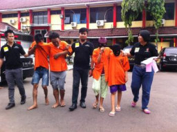 Empat Begal Yang Menggunakan Perempuan Sebagai Umpan di Gulung KP3 Surabaya.
