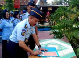 Pegawai Lapas Bondowoso Deklarasi Janji Kenerja 2017.