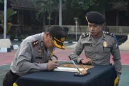 61 Anggota Polres Bondowoso Naik Pangkat.