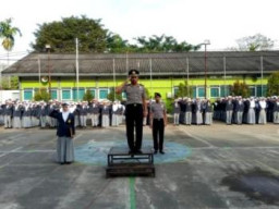 Polres Bondowoso Gencar Lakukan Police Goes to School 