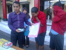 Kompolotan Pengedar Materai Palsu di Gulung Aparat 