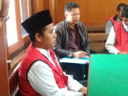 Setelah Puas Meniduri, Andre Menjual Bunga 16 Tahun Pada Hidung Belang