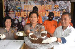 Kejelian Patroli KP3 Surabaya, Tangkap Basah Penggelapan Cengkeh dan Penadahnya.