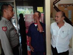 Isi Waktu Senja, Kakek Tiga Cucu Jadi Pengecer Togel