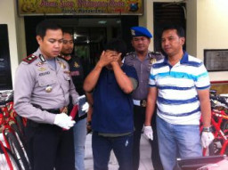 Kholili Jambret Jalanan Babak Belur di Hajar Massa.
