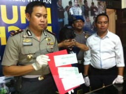 Tipu Validasi jazah Laut, Ewi Reppi (47) Mendekam di Sel Polsek Wonokromo