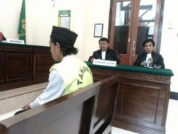 Bawa Sabu,  Taufik Hidayat Diadili