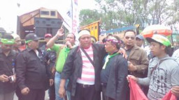 Pimred Koran Trans9 Dipolisikan, Gabungan LSM dan Awak Media Demo Polda dan Kemenag Jatim.