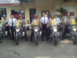    Jelang Natal dan Tahun Baru 2017 Satuan Shabara Polres Bondowoso Rutin Lakukan Patroli.