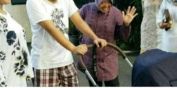 Disela Kesibukannya, Tri Rismaharini Sempatkan Momong Gwen Cucunya.