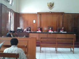 Majelis Hakim Membiarkan Anak Terlantar
