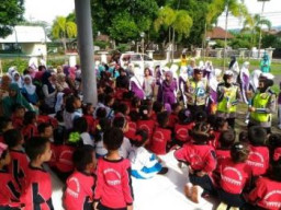 Satlantas Polres Bondowoso Gelar Kegiatan Polisi Sahabat Anak.