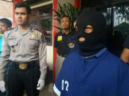 Kakek Bau Tanah Setubuhi Siswi Klas 6 Sekolah Dasar