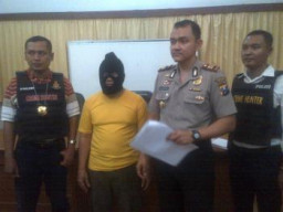 Ade Samsudin (46) Pengusaha Mukena, Menipu Setelah Tertipu