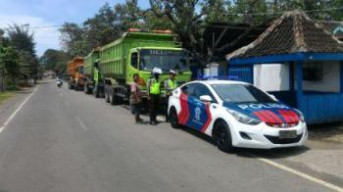Langgar Kelas Jalan(tonase), Truck di Denda Rp.500.000,-