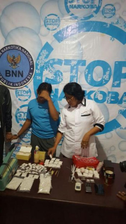 BNNK Surabaya Tangkap Bandar dan Pengguna Narkotika, Sabu, Ganja Dan Pil Koplo Diamankan
