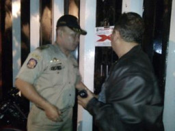 Tiga Cafe di Segel dan di Gembok, Saat Razia RHU Semalam