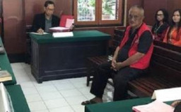 Sidang Perdana Sutikno (73), Pengelola Pijet Plus Cipunegara