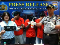 Paman Dan Keponakan Kompak Melakukan Pencurian 