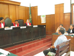 Saksi Ahli : Bukan Sanksi Pidana, Hanya Administratif Berupa Pembinaan