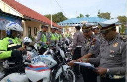 Kasat Satlantas Periksa Kelengkapan Anggota, Sebelum Turun di Jalan.