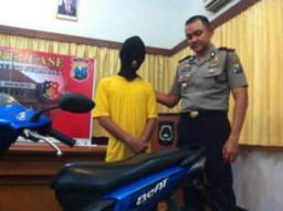 Mampir Pacar Pipis ke Toilet SPBU, Bocah ABG ini Malah Bawa Kabur Sepeda Motor Sang Pacar 