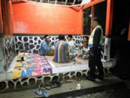 Polsek Nongkojajar Polres Pasuruan Lakukan Sambang Poskamling