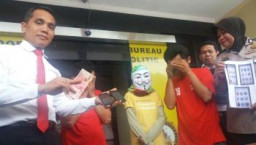 Tawarkan Istri Layani Gang Bang, Dua Pria Di Ringkus Saat 3some di Hotel Biru