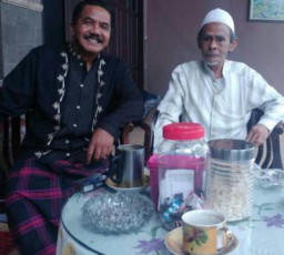 Pengasuh Ponpes Sidogiri Balas Kunjungan Eddy Paripurna.