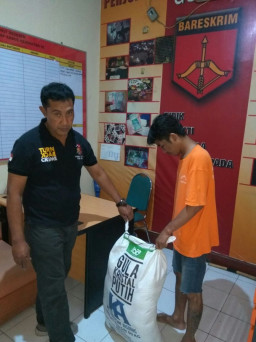 Arek Petemon, Ngaku Kelaparan Nekat Curi Beras dan Gula