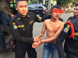 Kepergok Curi Motor, 1 Pelaku Nyaris Tewas di Hajar Massa.