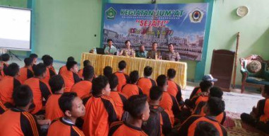 Wakapolres dan Kasat Reskoba Pasuruan Sosialisasikan Bahaya Narkoba
