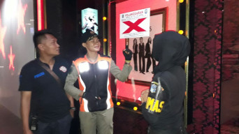 Melanggar Perda, Tempat Hiburan Malam di Segel.