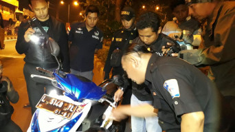 Batasi Ruang Gerak Penjahat, Polrestabes Surabaya Sekat Ruas Jln. Suramadu.