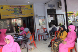 Urkes Polwan Malang Gelar Pemeriksaan Pap Smear Gratis.