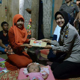 30 Polwan Polres Ponorogo Adakan Baksos di Kecamatan Jambon.