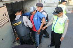 Polres Malang Gelar Razia Sajam, Handak dan Antisipasi AKRS.