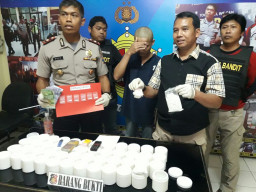 2 Bulan Lakukan Penyelidikan, Polisi Akhirnya Ciduk Pengedar 45.000 Pil Koplo.