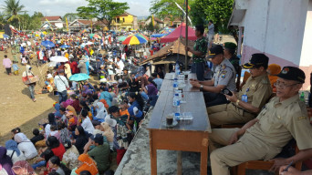 Delapan Ribu Orang Ikuti Karnaval di Desa Sukowilangun.