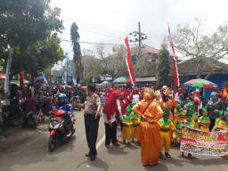 TK dan Paud sebagai Kecamatan Bantur Malang Ikuti Karnaval.