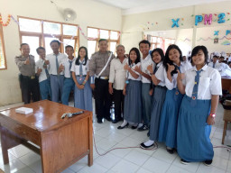 Kanit Lantas Polsek Sawahan Laksanakan K2YD Guna Tekan Angka Kecelakaan dan Pelanggaran Pada Pelajar.