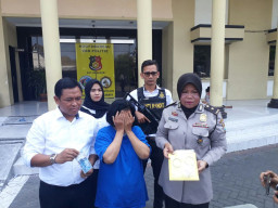 Berdalih Terlilit Hutang Puluhan Juta, Nenek ini Nekad Jual Emas Palsu.