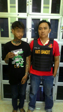 Gara Gara Simpan Narkoba, Arek Wonorejo di Bekuk Polisi