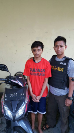 Gagal Beraksi, Remaja Ini Jadi Bulan Bulanan Warga.