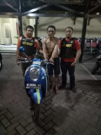 Gondol Sepeda Motor, Arek Simo Bonyok di Hajar Massa.