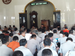 Polres Malang Gelar Binrohtal Guna Bersihkan Hati Sucikan Diri Anggota.